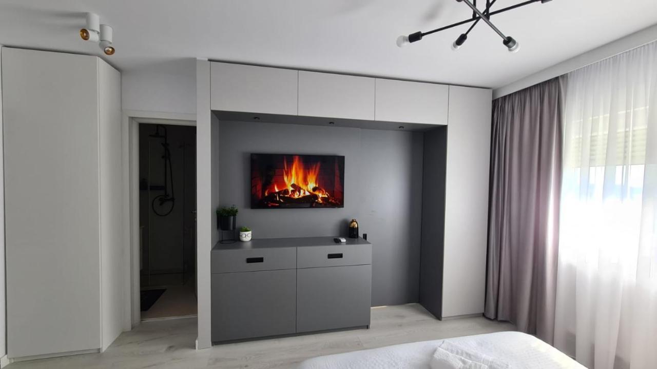 Government Deluxe Studio By Magic Apartments Bucarest Esterno foto